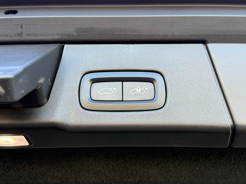 Used 2020 Volvo V90 T6 Cross Country w/ Protection Package Premier AWD/4WD image 23