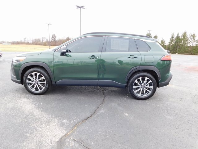 Used 2025 Toyota Corolla Cross XLE w/ Convenience Package image 6