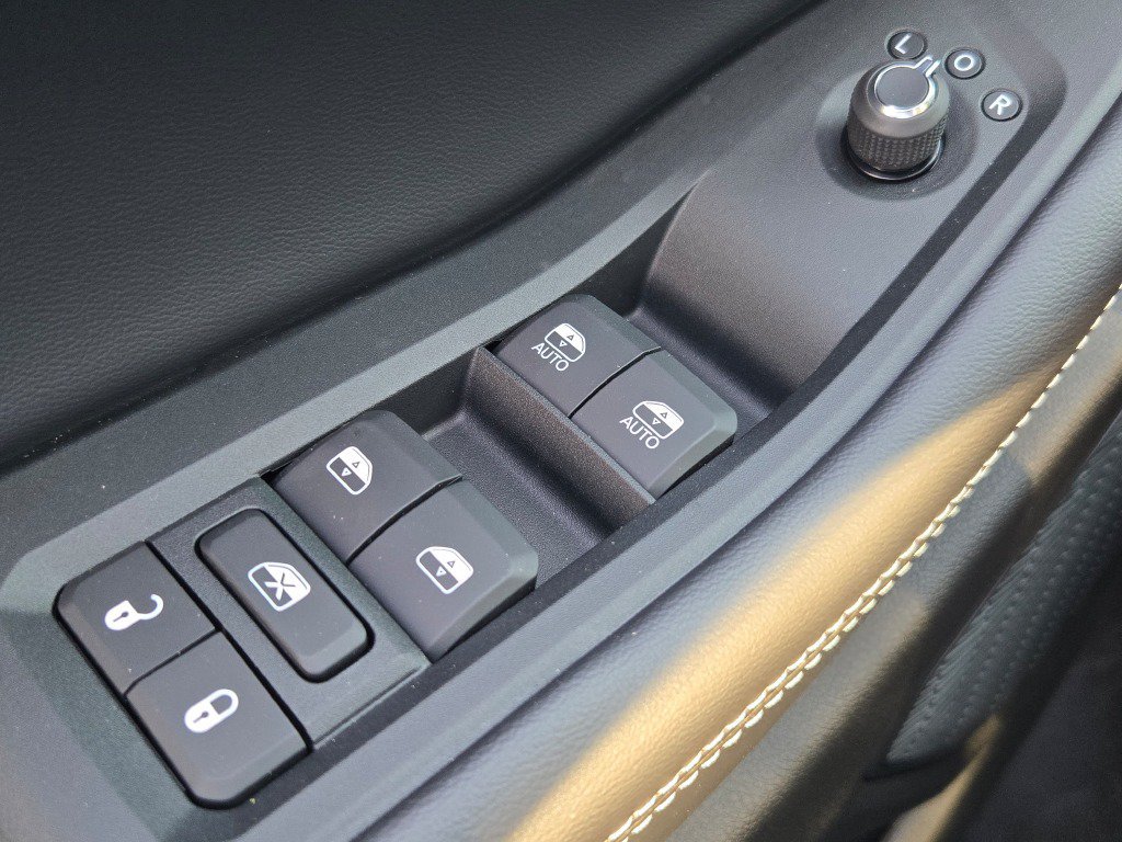 New 2027 Jeep Grand Cherokee Altitude AWD/4WD image 33