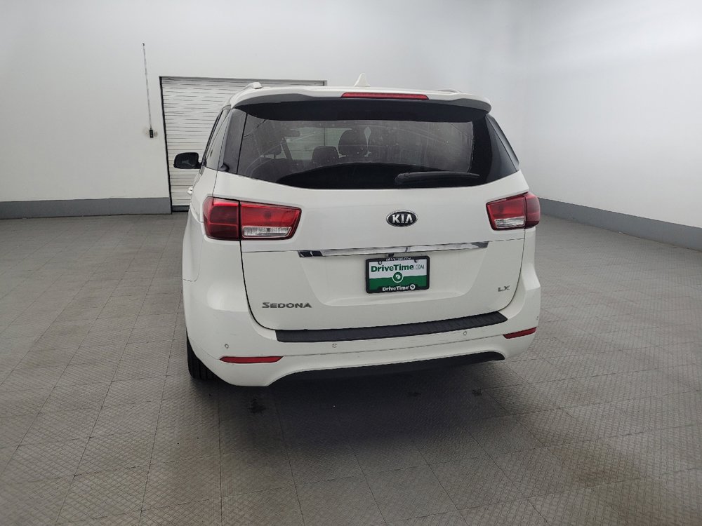 Used 2015 Kia Sedona LX w/ LX Convenience Package image 6