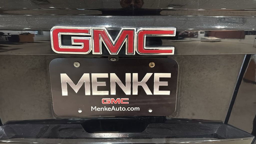 Used 2017 GMC Yukon XL SLT w/ HD Trailering Package AWD/4WD image 9