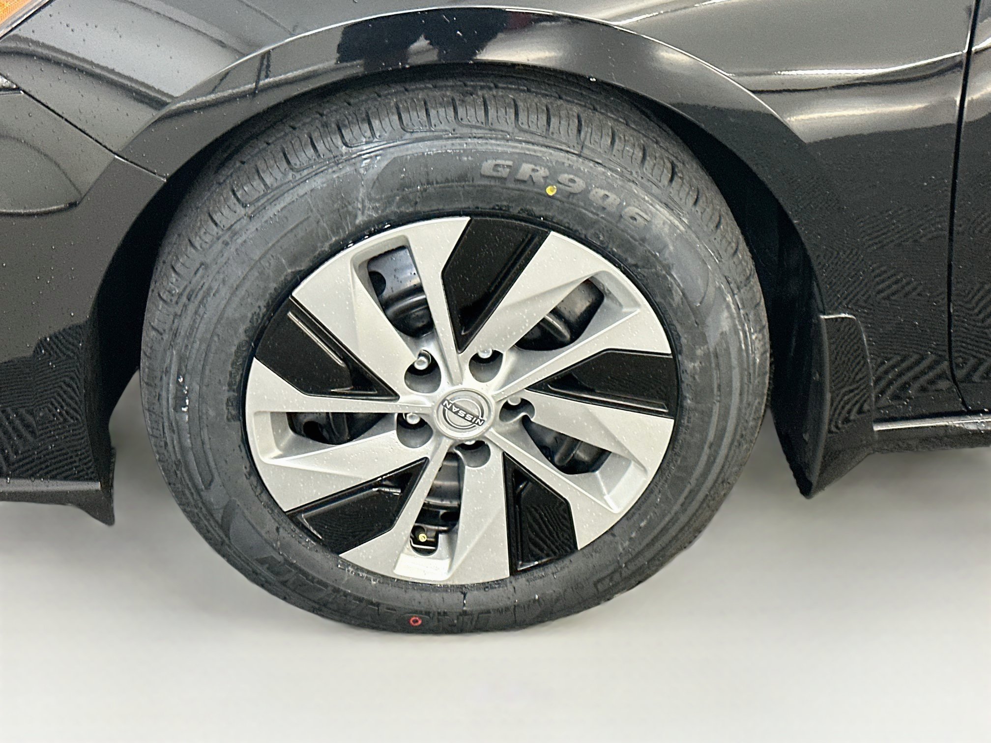 Used 2023 Nissan Altima 2.5 S FWD image 11