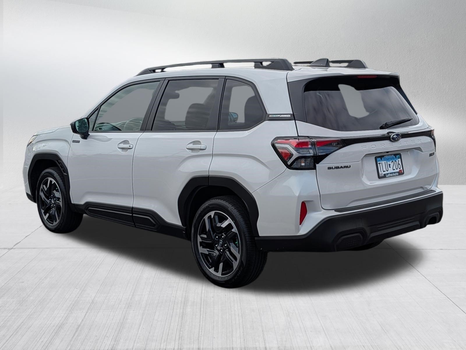 Used 2025 Subaru Forester Premium AWD/4WD image 5