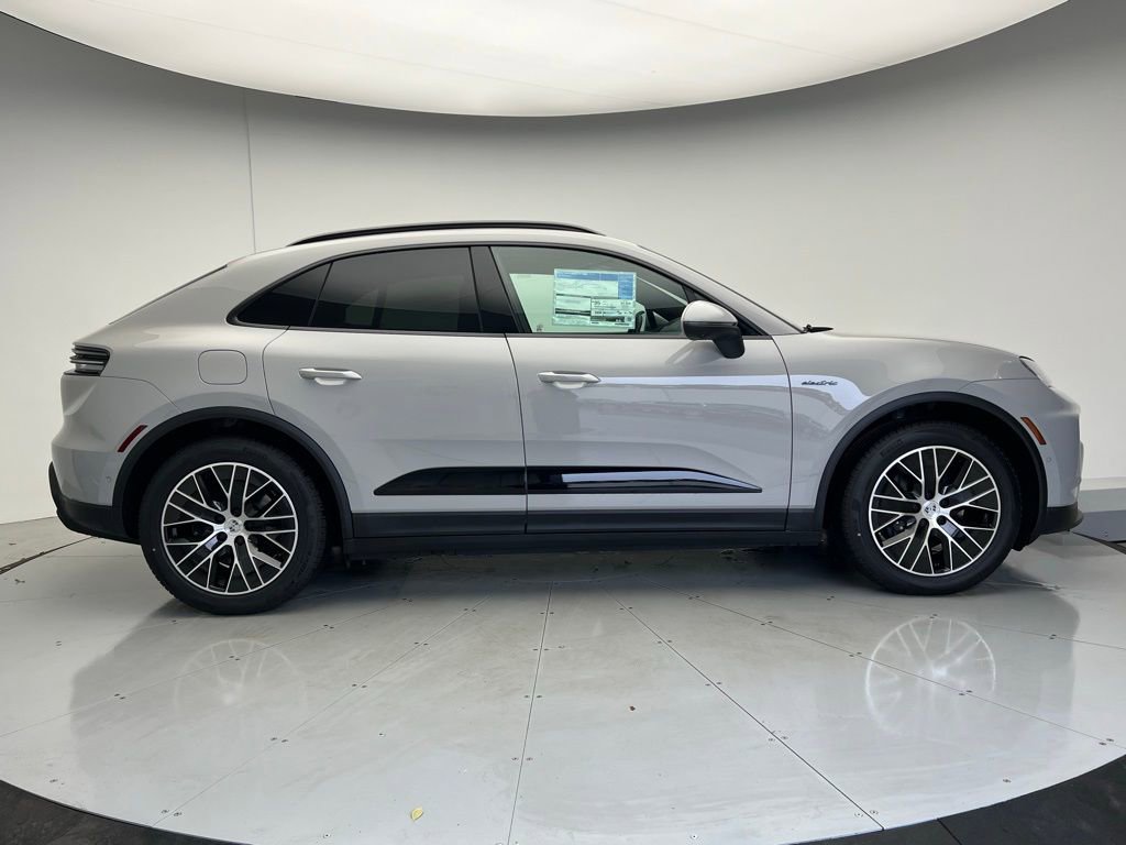 New 2026 Porsche Macan 4 Electric image 23