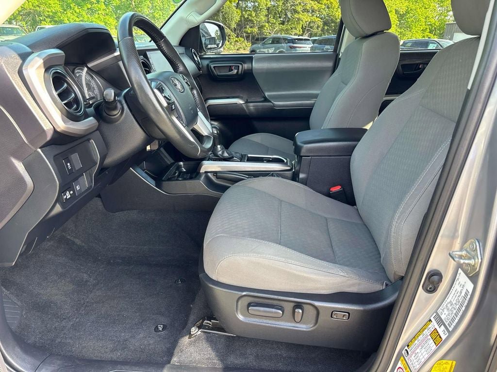 Used 2020 Toyota Tacoma SR5 AWD/4WD image 8