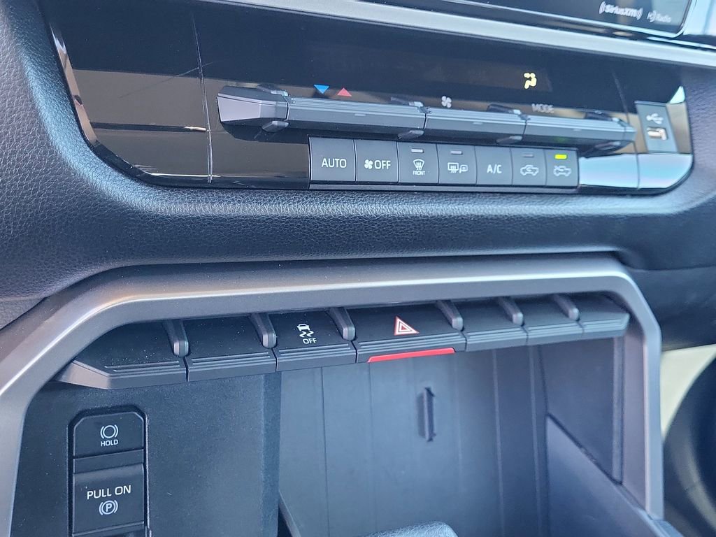 Used 2022 Toyota Tundra SR5 w/ SR5 Convenience Package image 20