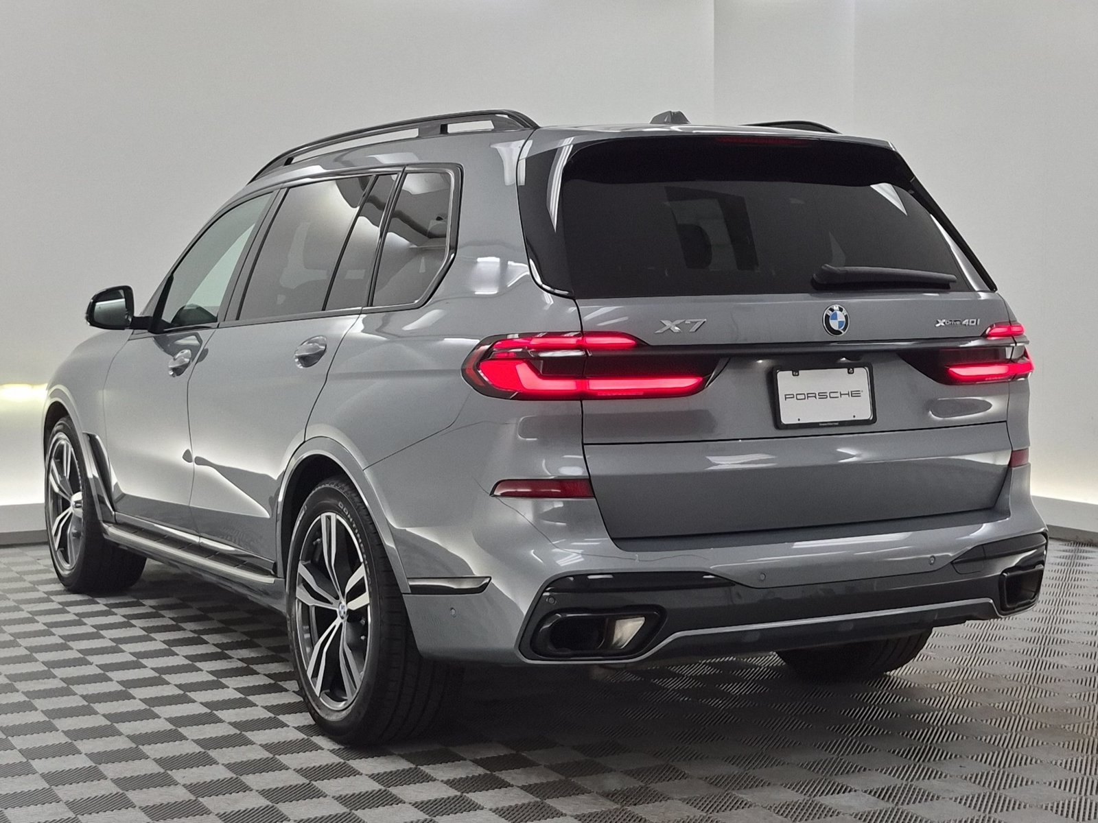 Used 2026 BMW X7 xDrive40i AWD/4WD image 3