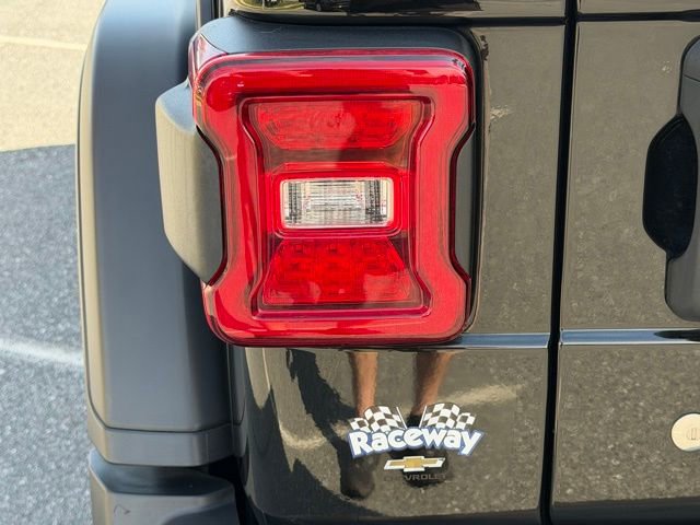 Used 2018 Jeep Wrangler Unlimited Rubicon AWD/4WD image 21