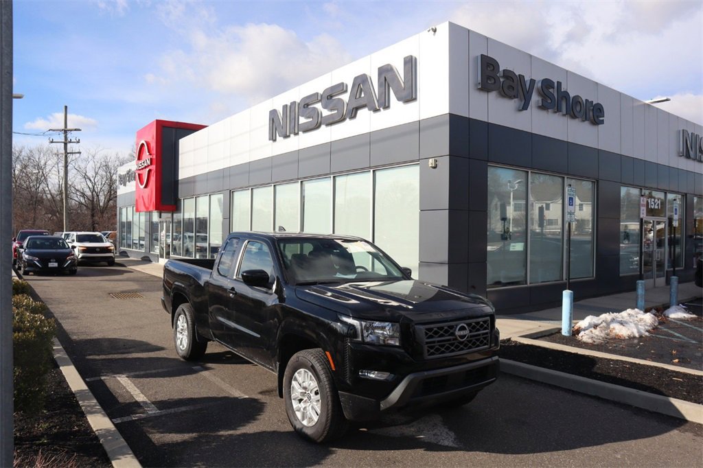 Certified 2024 Nissan Frontier SV w/ SV Convenience Package image 2