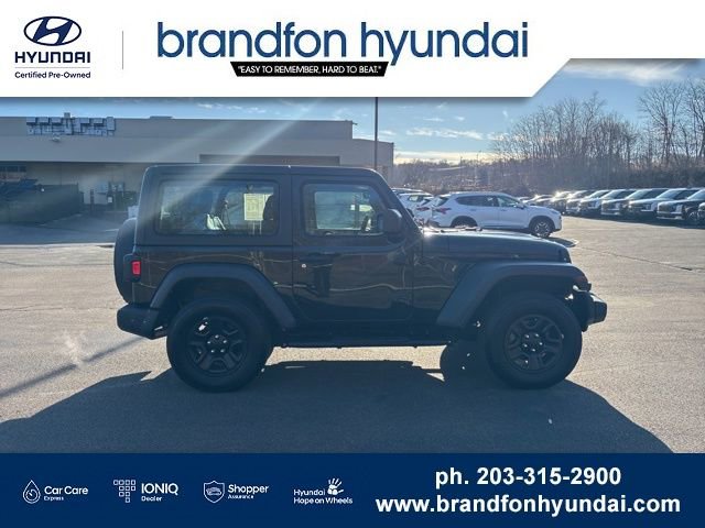 Used 2023 Jeep Wrangler Sport image 7