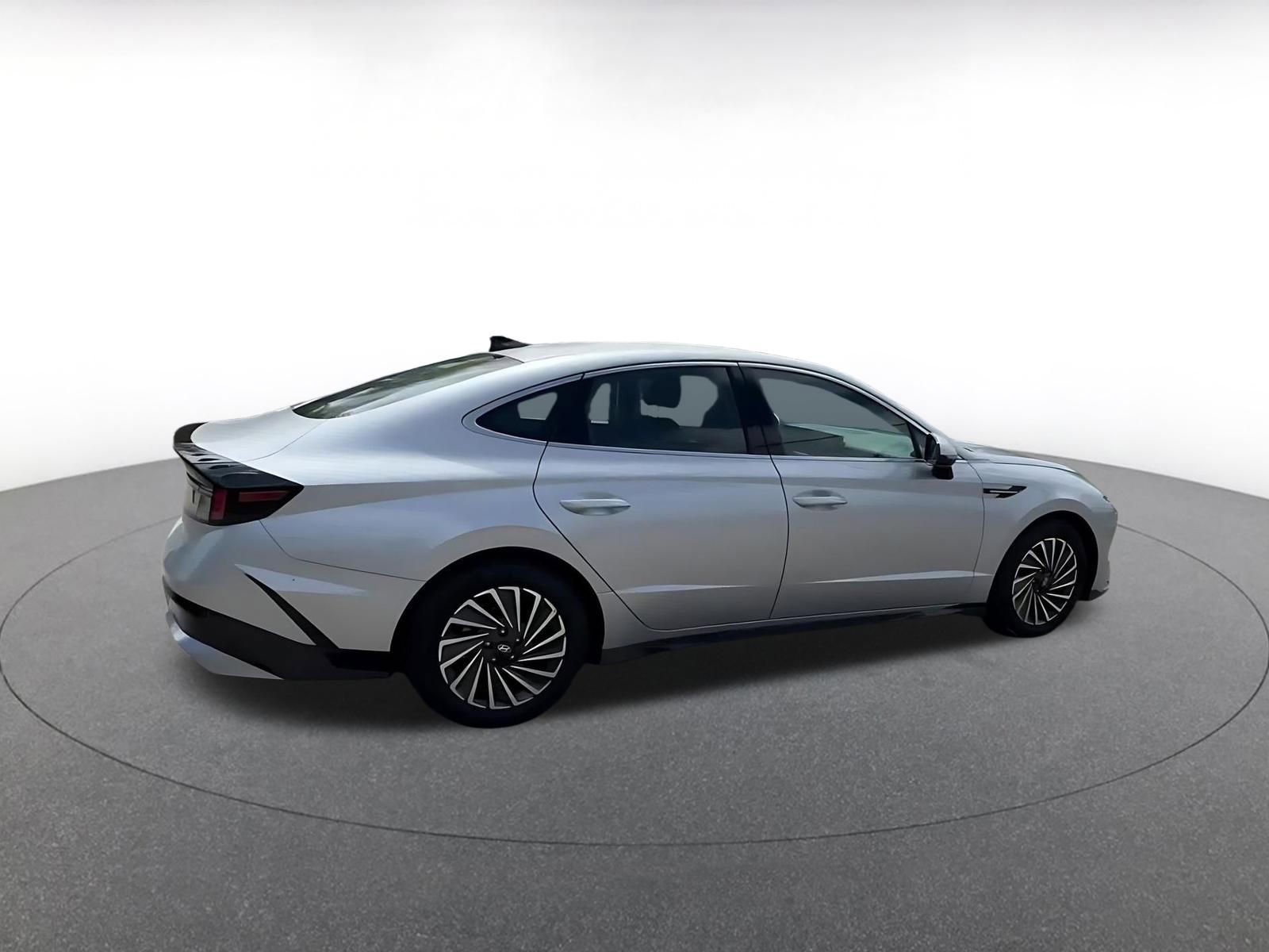 Used 2025 Hyundai Sonata SEL FWD image 14