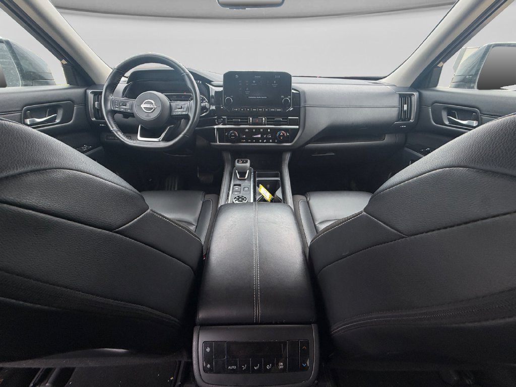 Used 2025 Nissan Pathfinder SL AWD/4WD image 24
