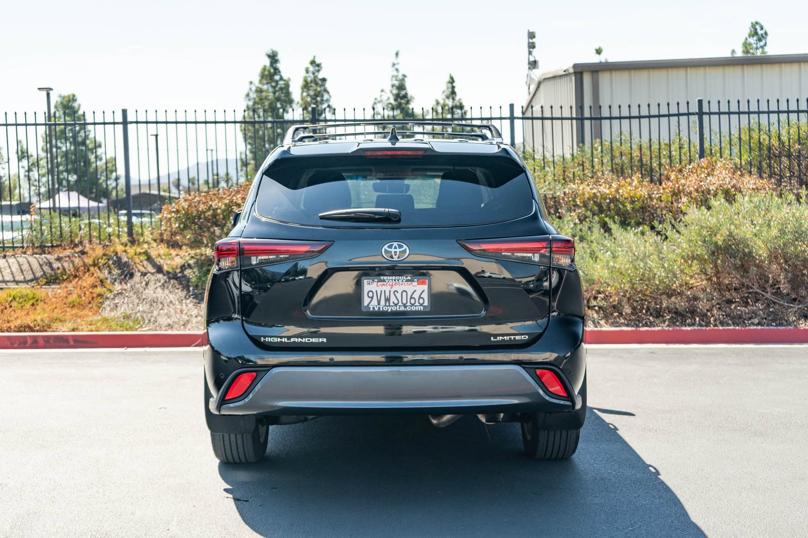 Certified 2025 Toyota Highlander Limited FWD image 8