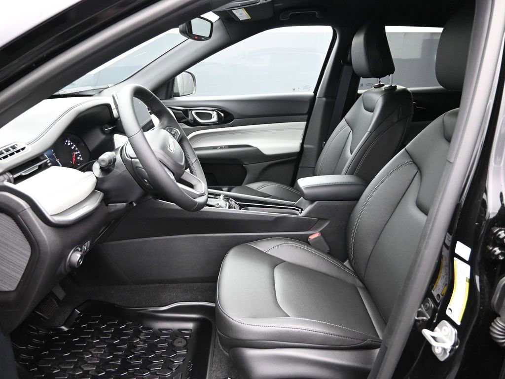 Used 2025 Jeep Compass Limited image 11