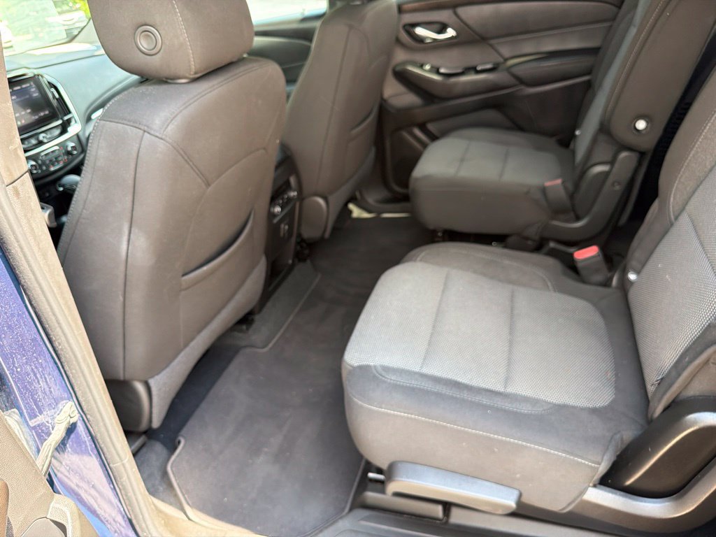 Used 2023 Chevrolet Traverse LT FWD image 38