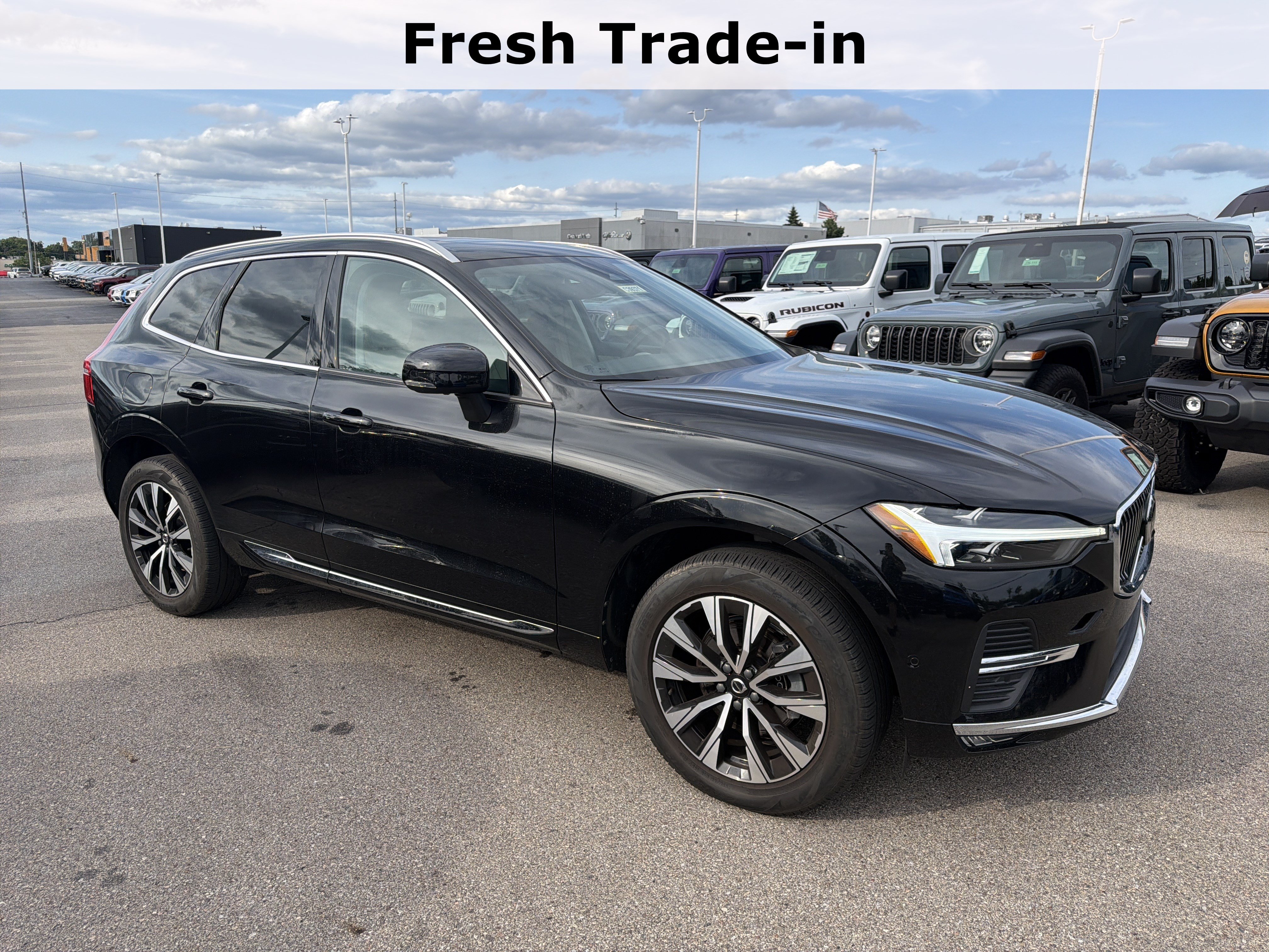 Used 2023 Volvo XC60 B5 Plus FWD image 11