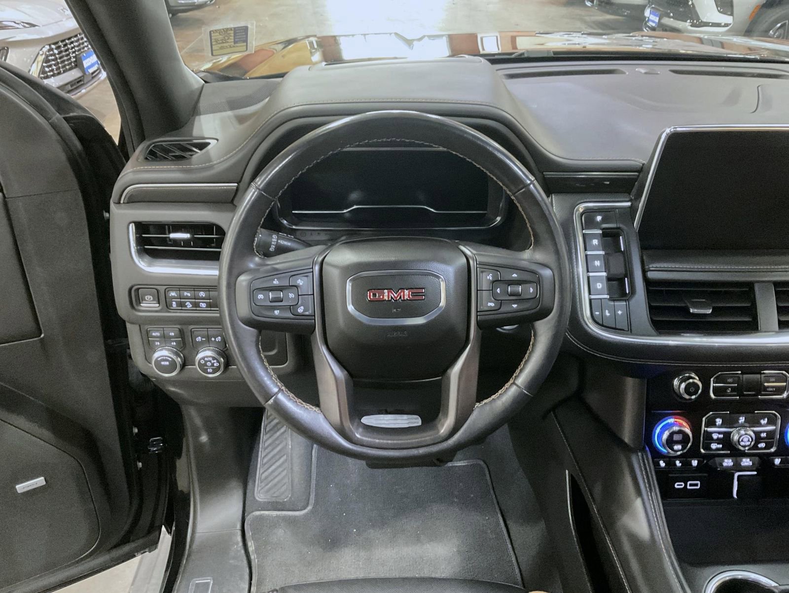 Certified 2023 GMC Yukon XL AT4 w/ AT4 Premium Package image 11