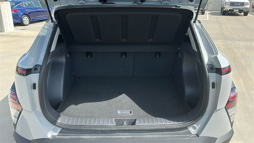 Certified 2025 Hyundai Kona SEL image 33