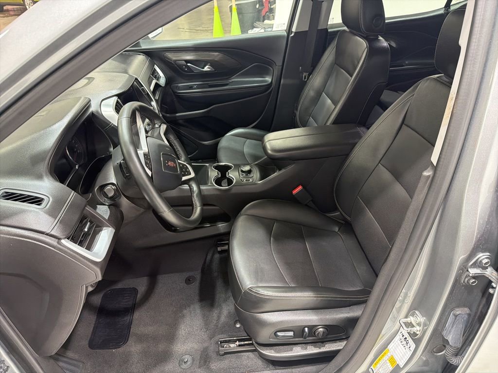 Used 2024 GMC Terrain SLT AWD/4WD image 16