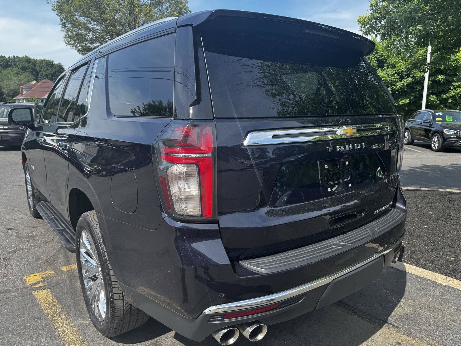 Certified 2021 Chevrolet Tahoe Premier w/ Premium Package AWD/4WD image 4