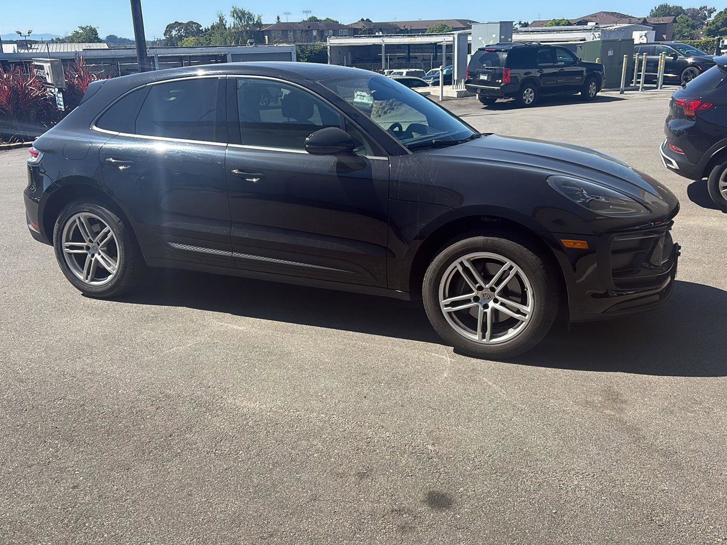 Used 2024 Porsche Macan AWD/4WD image 4
