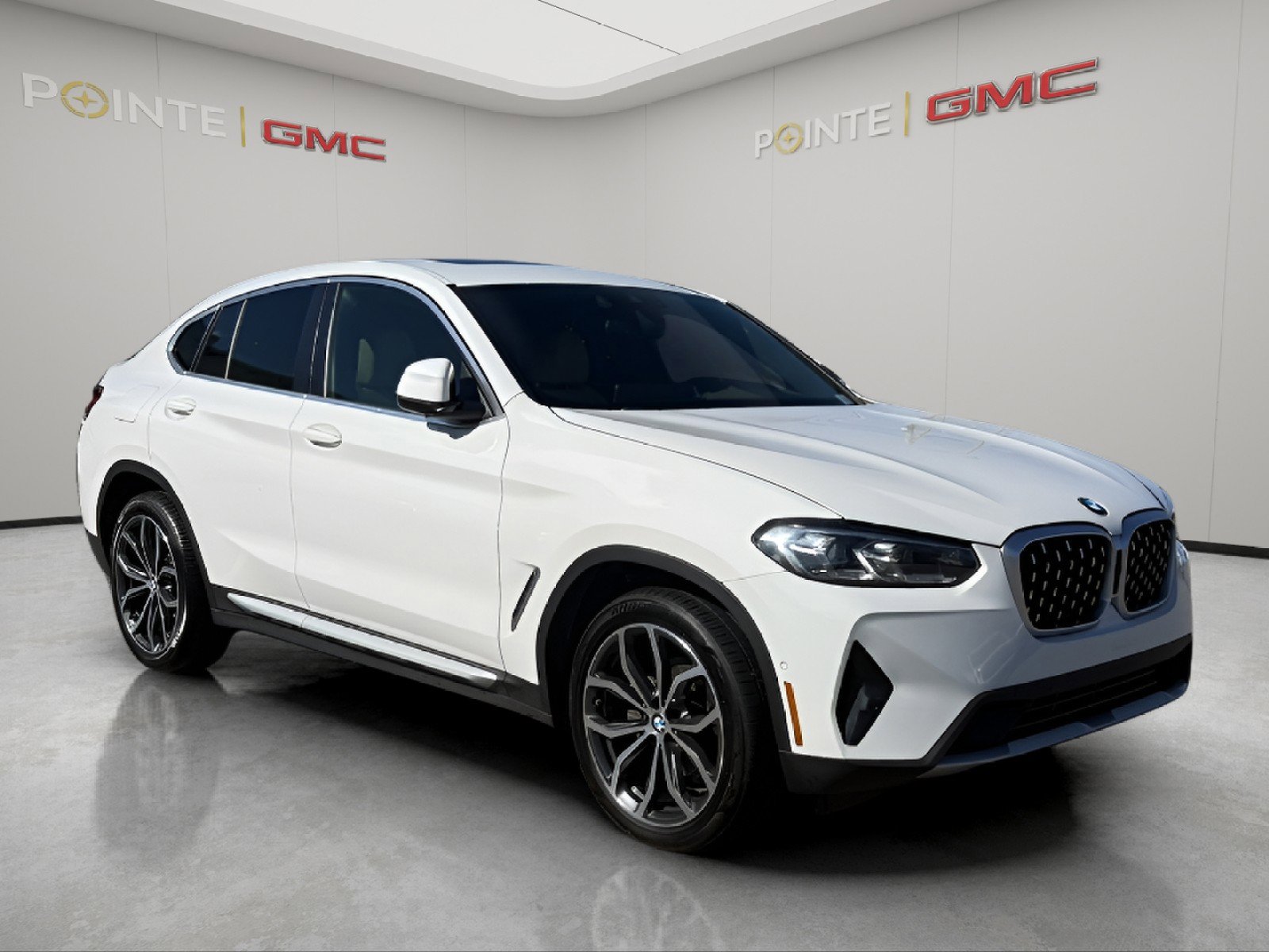 Used 2023 BMW X4 xDrive30i w/ Parking Assistance Package image 1