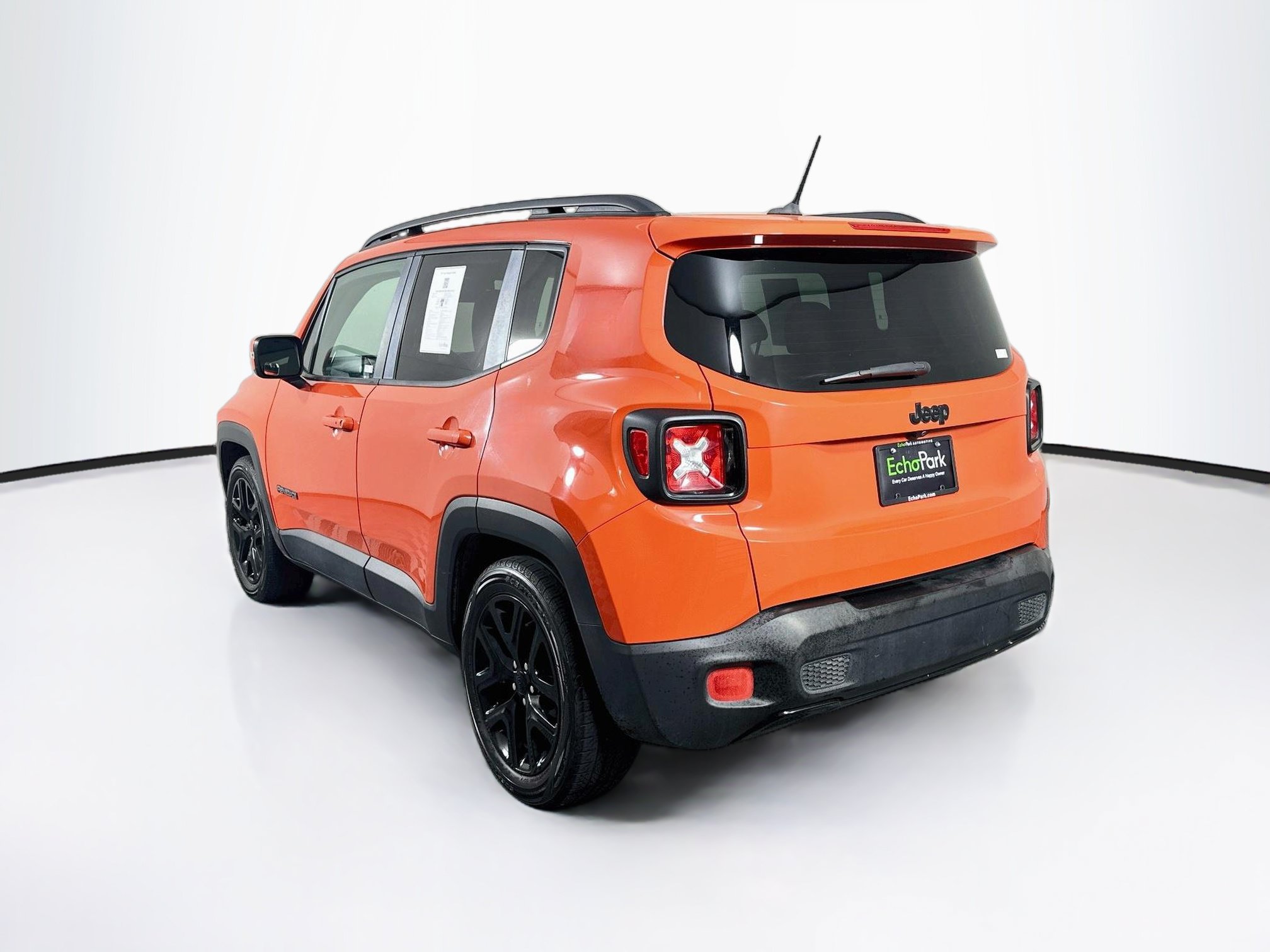 Used 2017 Jeep Renegade Altitude FWD image 5