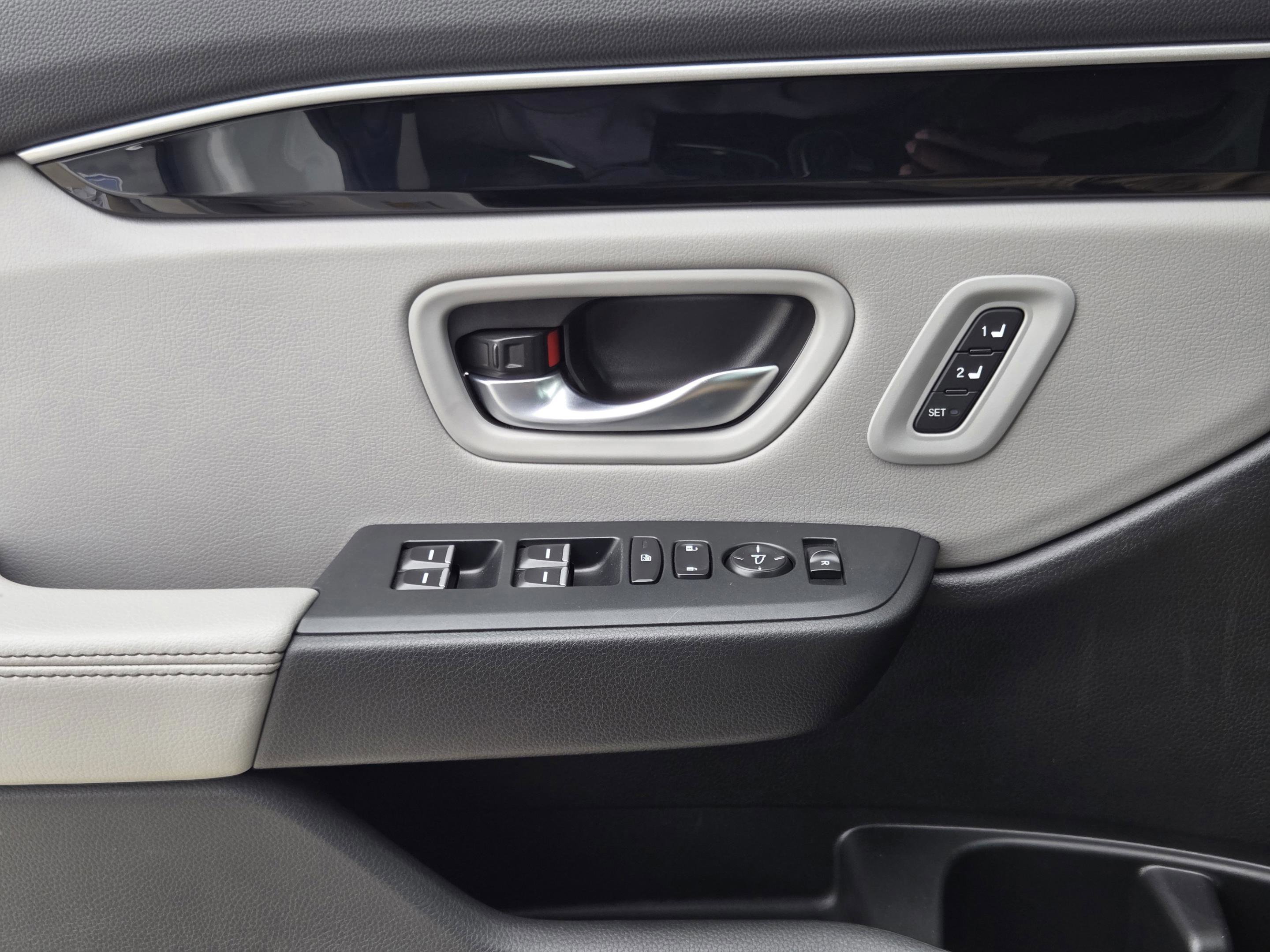 Certified 2025 Honda Pilot Touring image 19