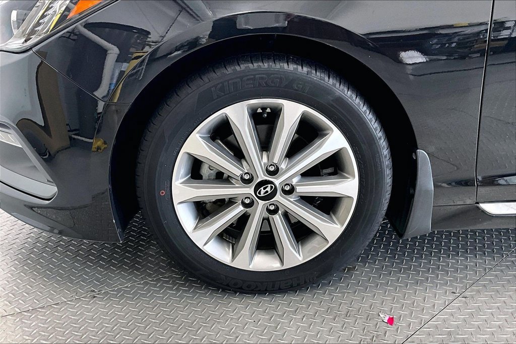 Used 2016 Hyundai Sonata Limited w/ Cargo Package FWD image 8
