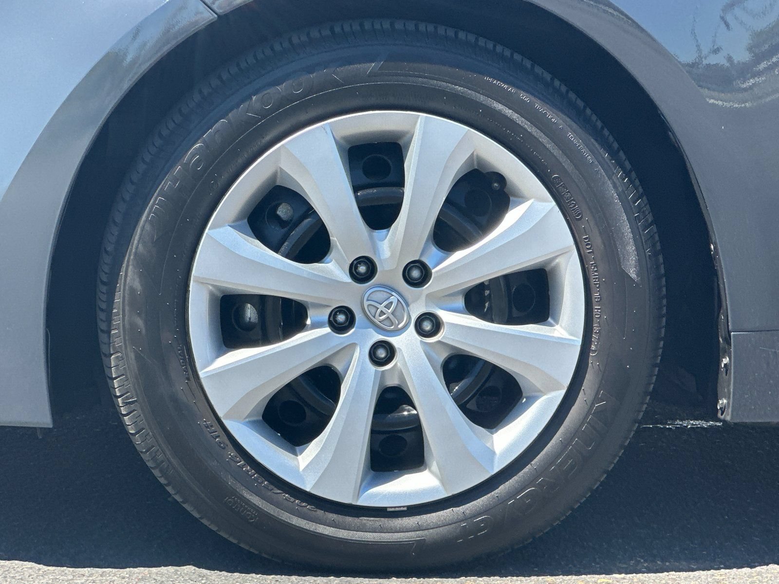 Used 2025 Toyota Corolla LE FWD image 21
