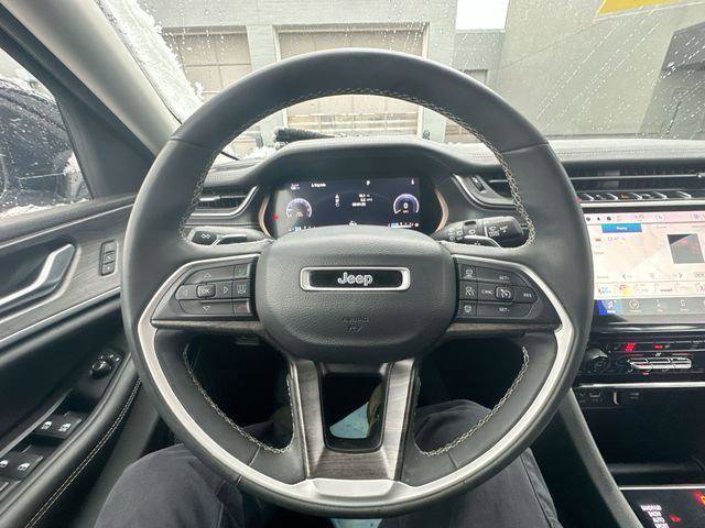 Certified 2023 Jeep Grand Cherokee Limited AWD/4WD image 16