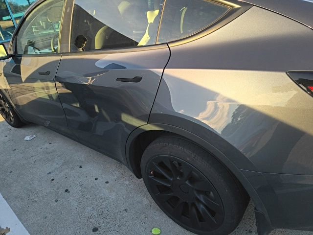 Used 2023 Tesla Model Y Long Range image 15