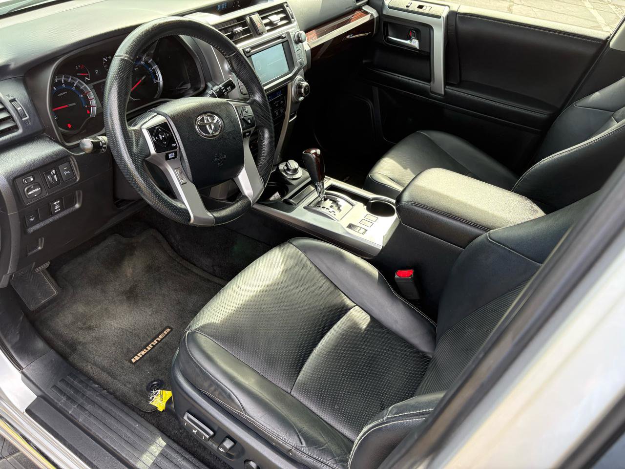 Used 2018 Toyota 4Runner Limited AWD/4WD image 12