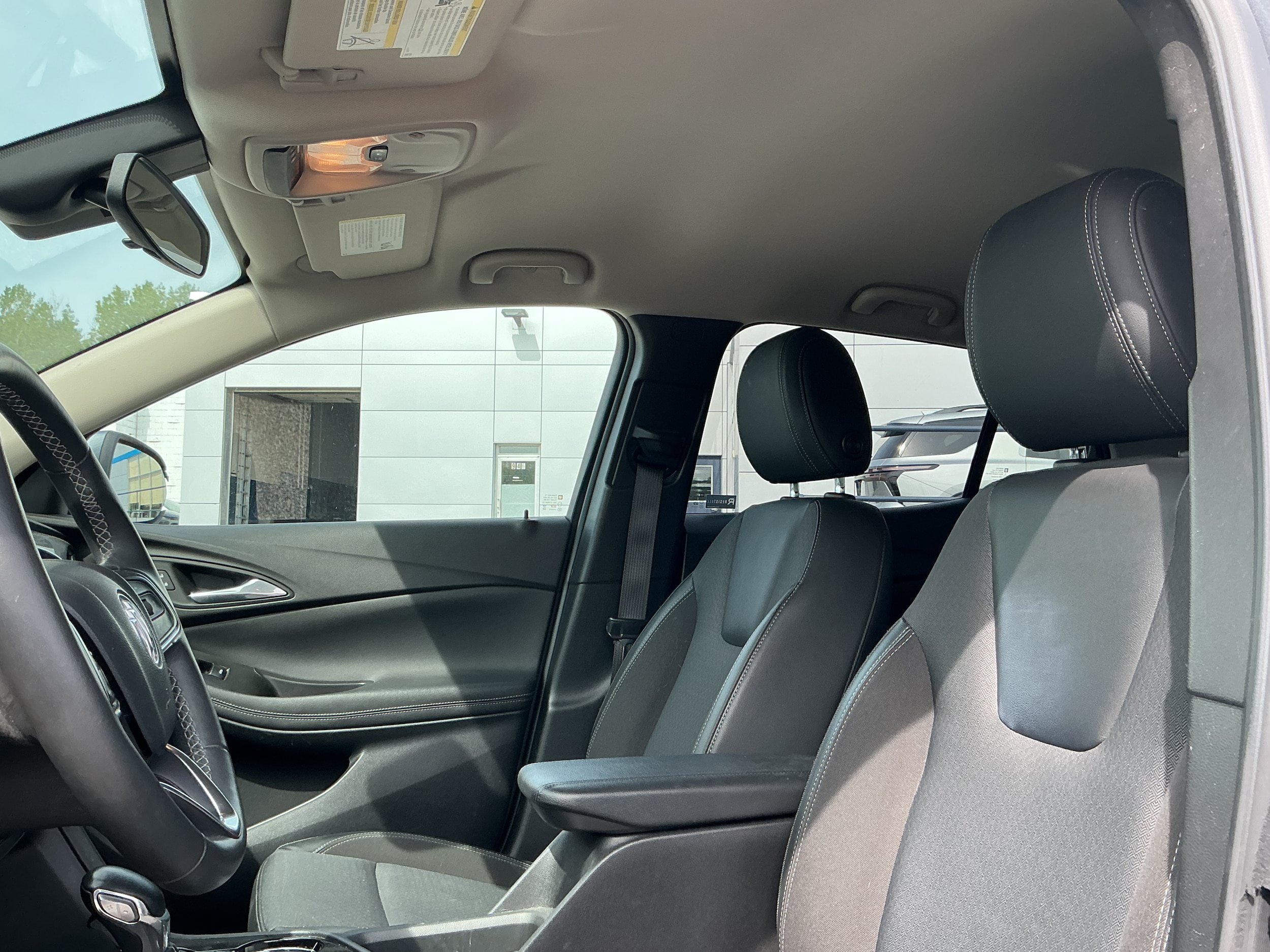 Certified 2022 Buick Encore GX Preferred w/ Cold Weather Comfort Package AWD/4WD image 5