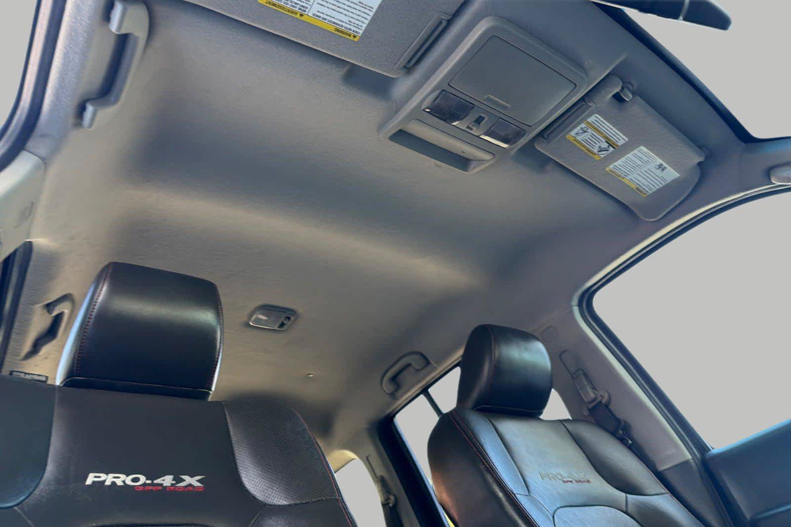Used 2011 Nissan Xterra PRO-4X w/ Pro-4x Leather Pkg AWD/4WD image 19