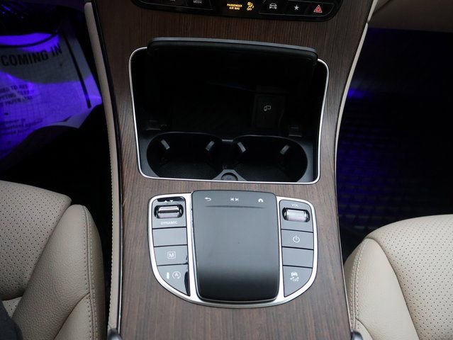 Used 2020 Mercedes-Benz GLC 300 4MATIC w/ Premium Package image 31