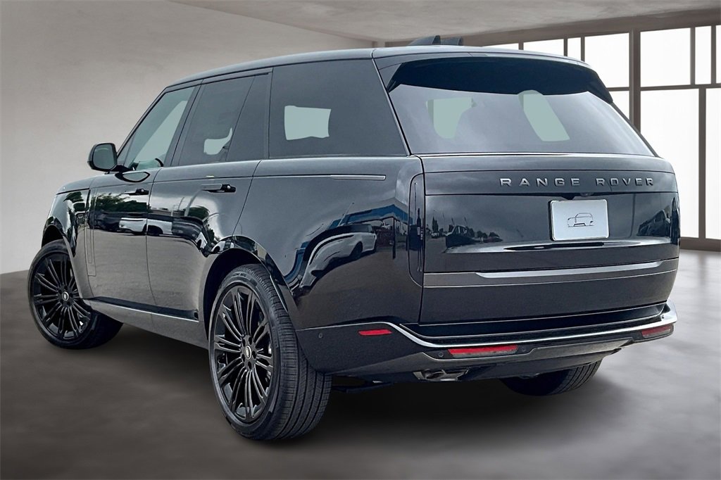 New 2025 Land Rover Range Rover SE image 3