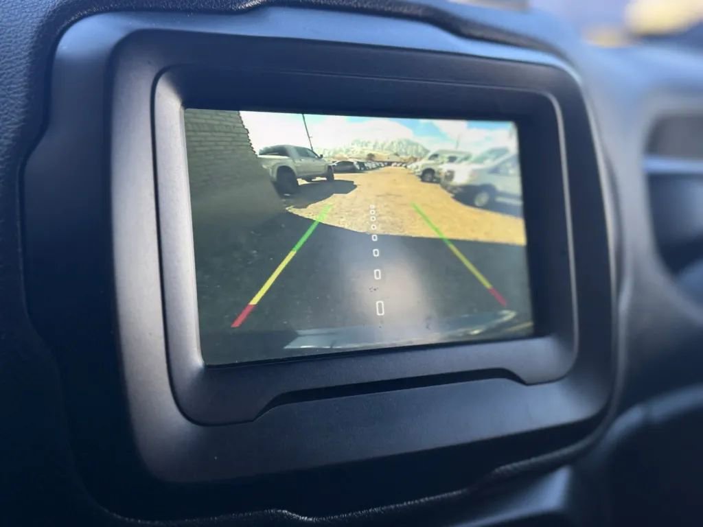 Used 2020 Jeep Renegade Trailhawk w/ Cold Weather Group image 27