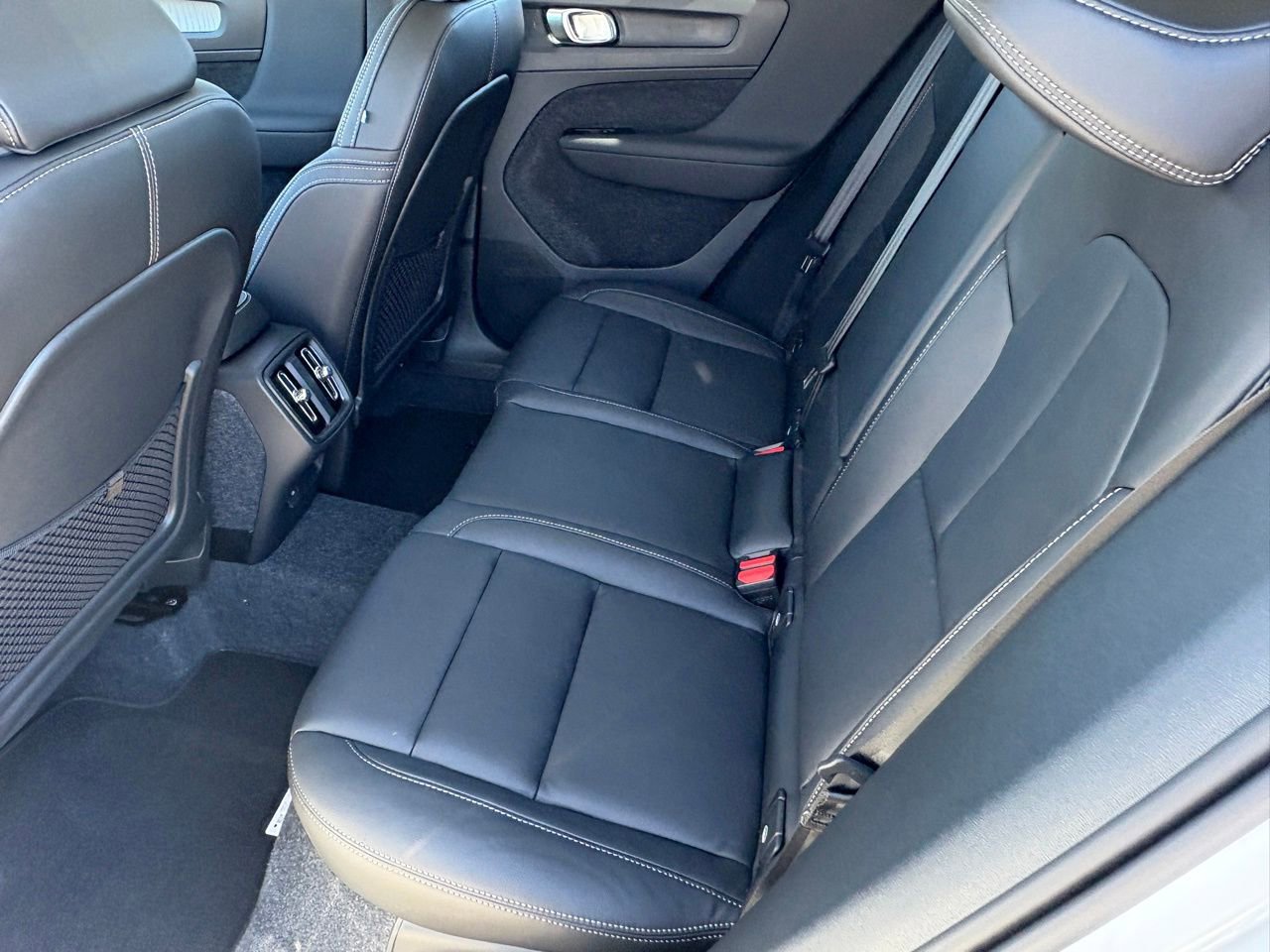 New 2026 Volvo XC40 B4 Core image 22