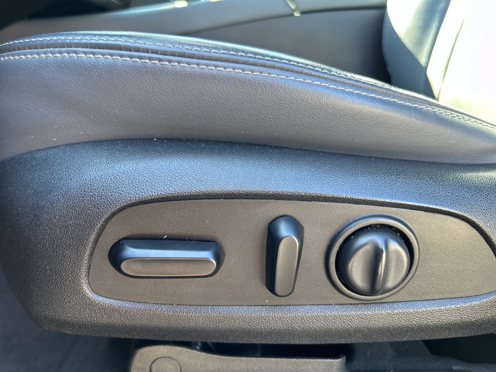 Used 2020 Buick Enclave Essence FWD image 21