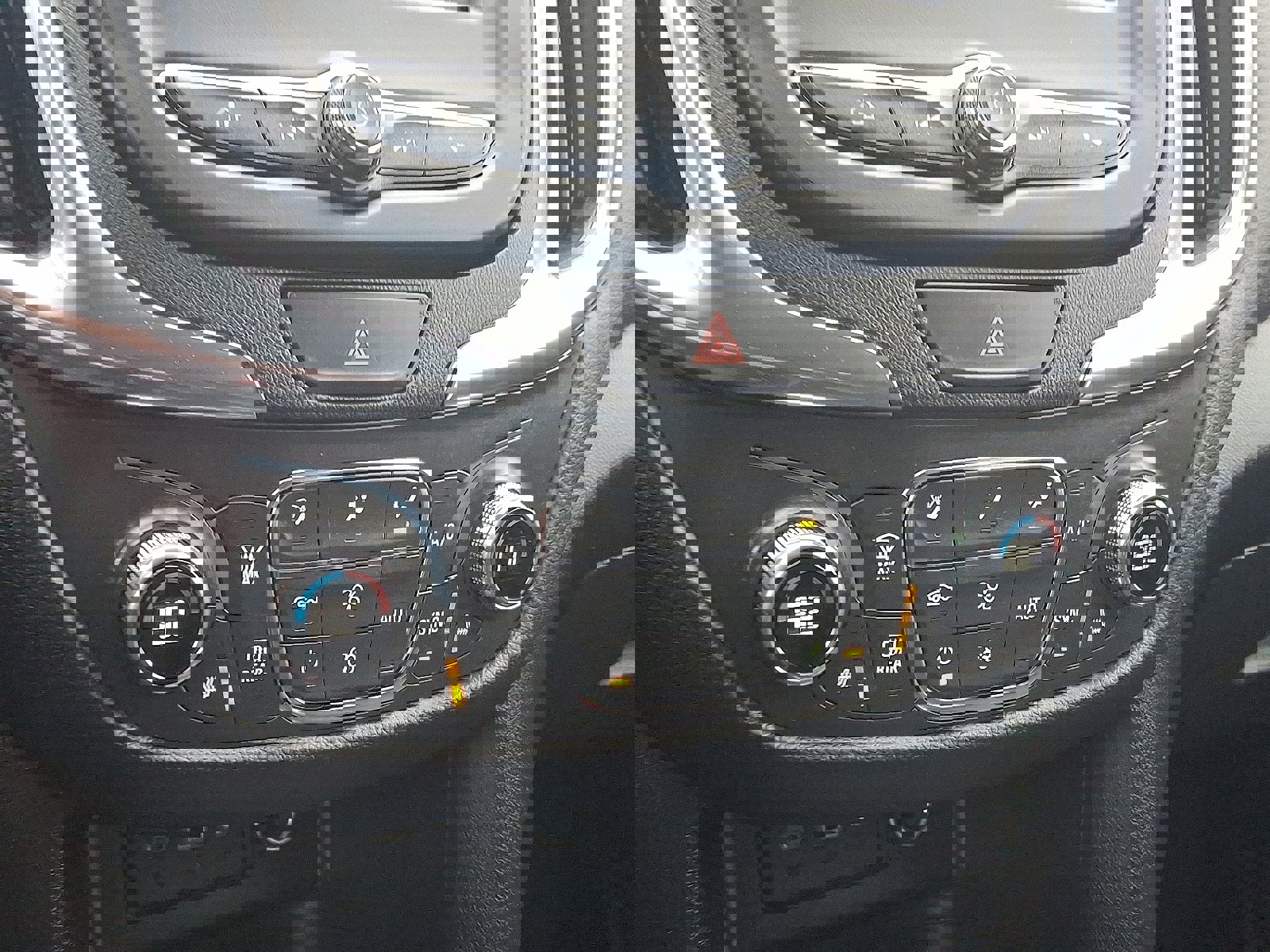 Used 2021 Chevrolet Equinox LT image 15