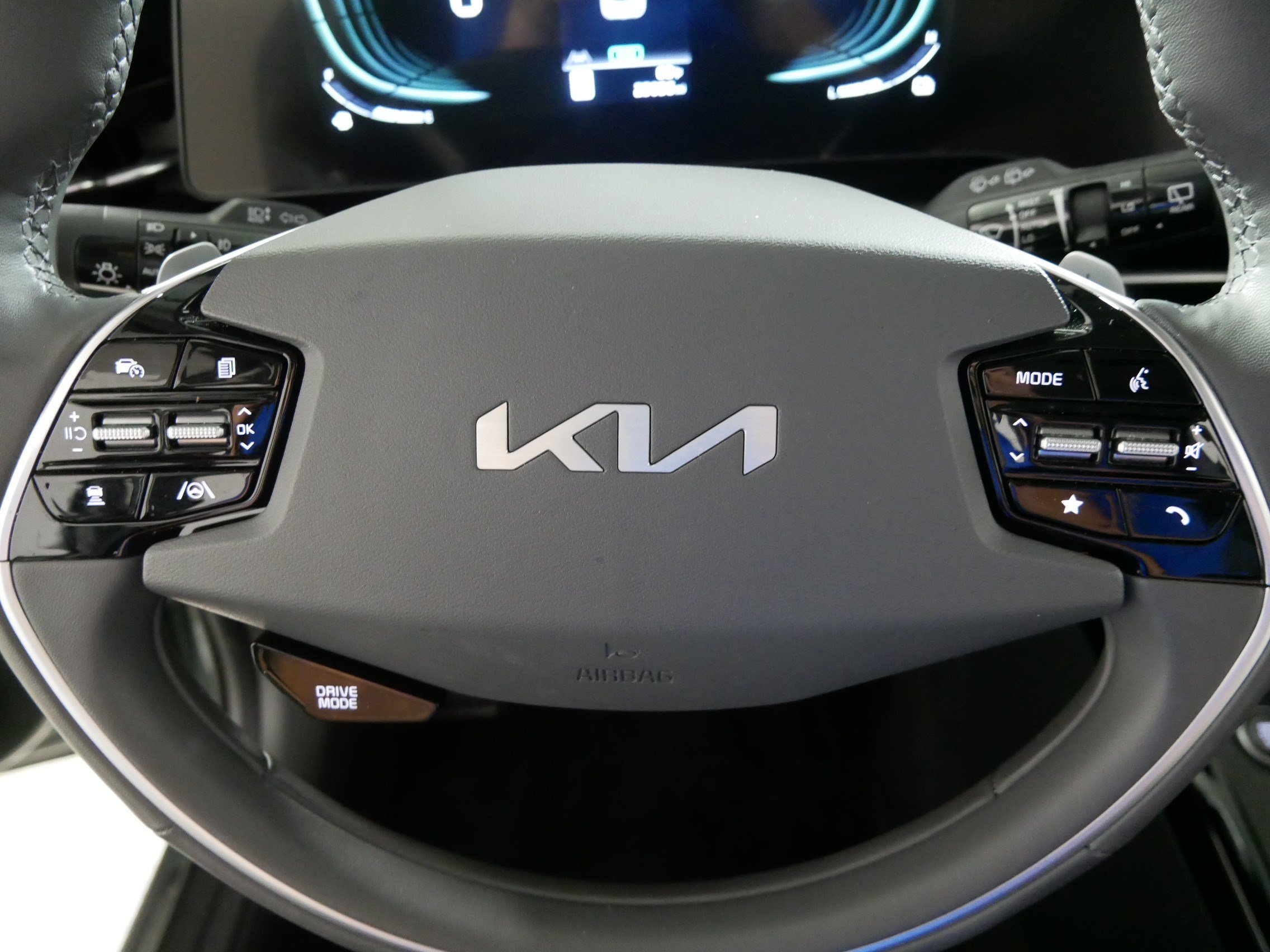 Used 2024 Kia Niro FWD image 25