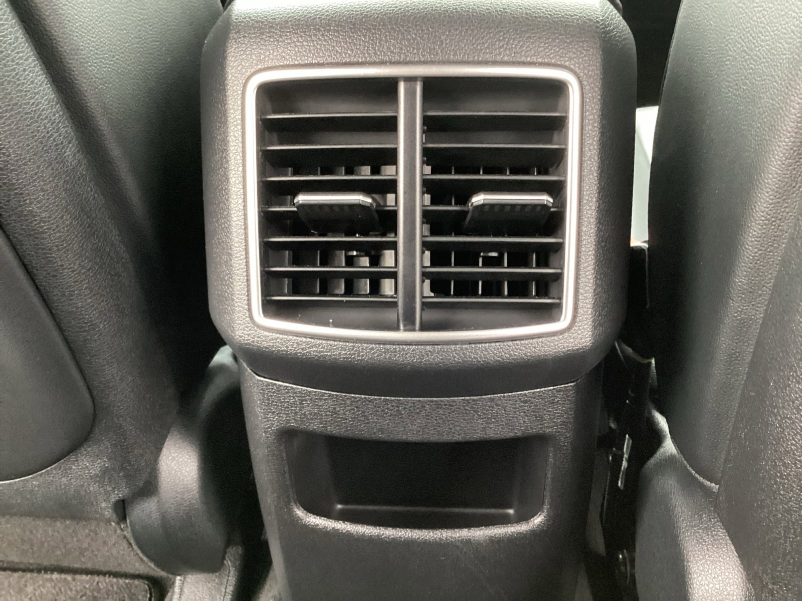 Used 2025 Kia Sportage EX image 29