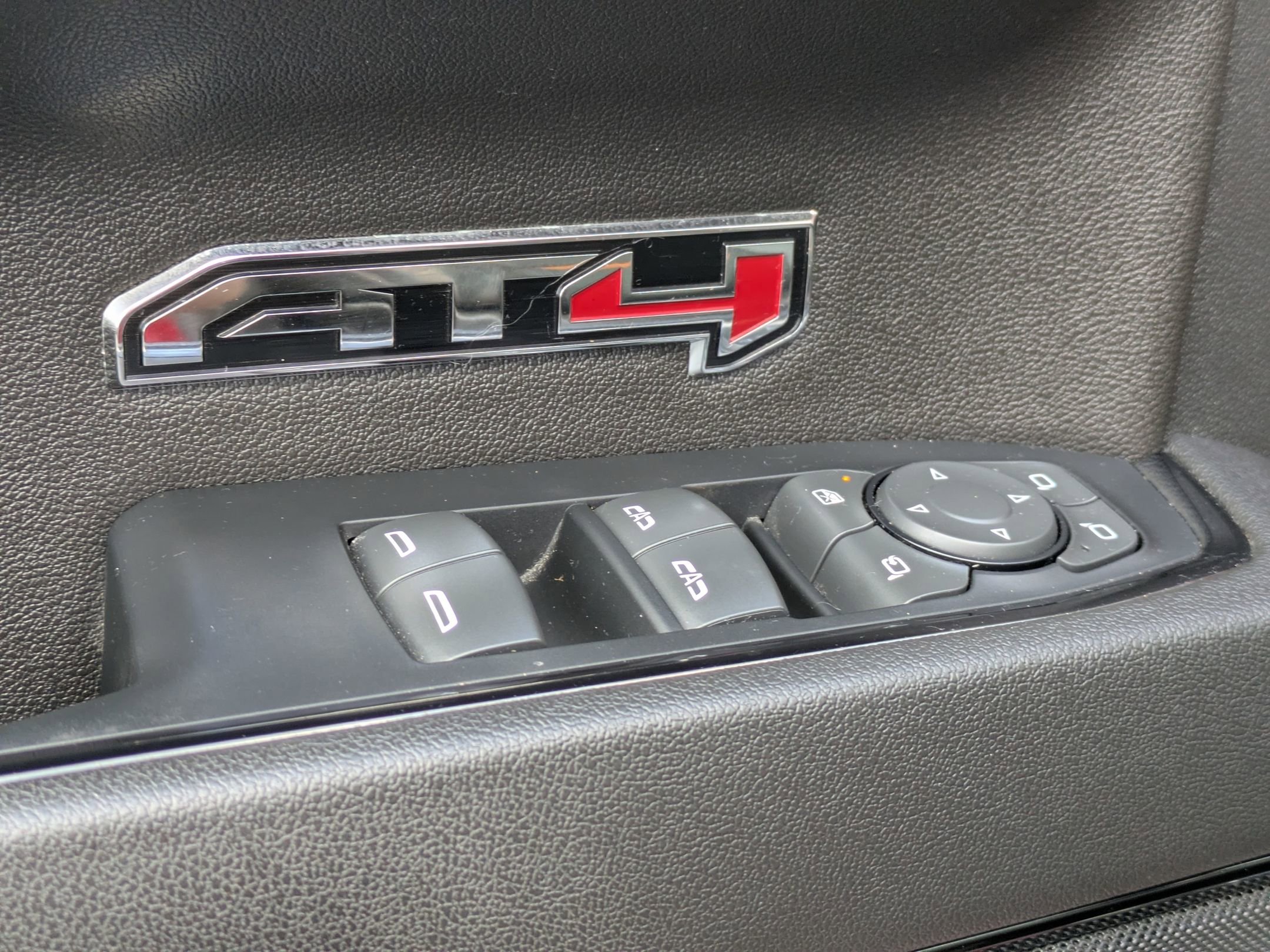 Used 2023 GMC Sierra 1500 AT4 w/ AT4 Premium Package AWD/4WD image 11