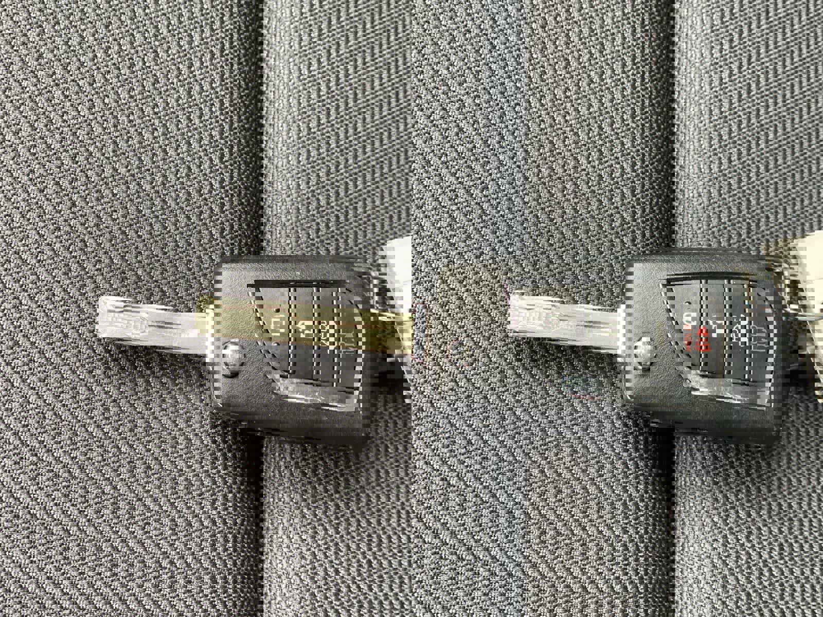 Used 2025 Toyota Corolla LE image 33