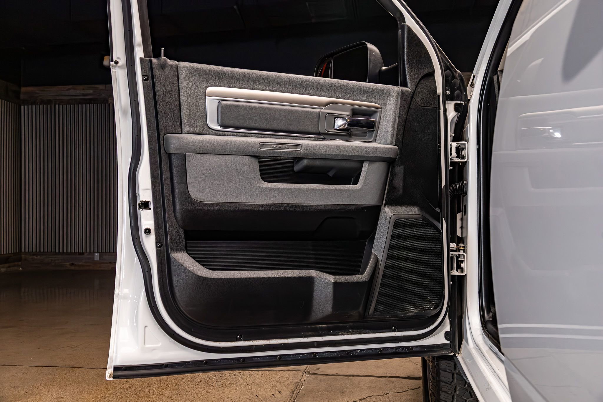 Used 2014 RAM 2500 SLT w/ Luxury Group RWD image 27