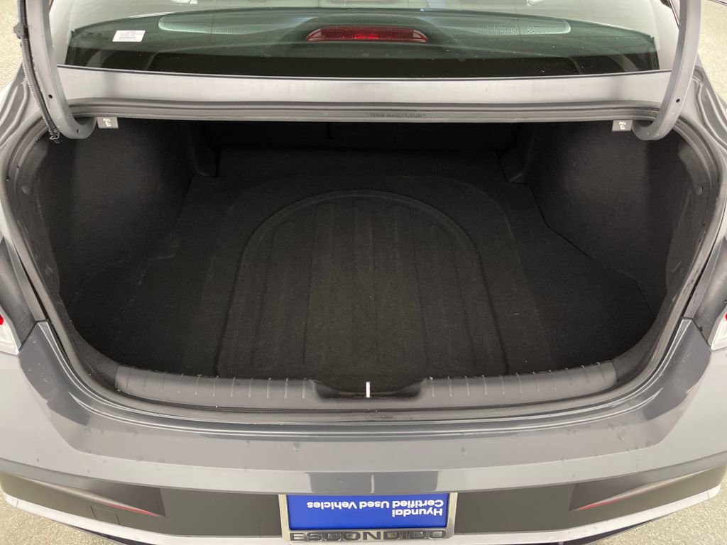 Certified 2025 Hyundai Elantra Limited FWD image 10