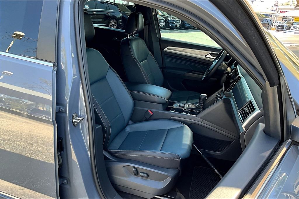 Used 2021 Volkswagen Atlas Cross Sport SEL R-Line image 10