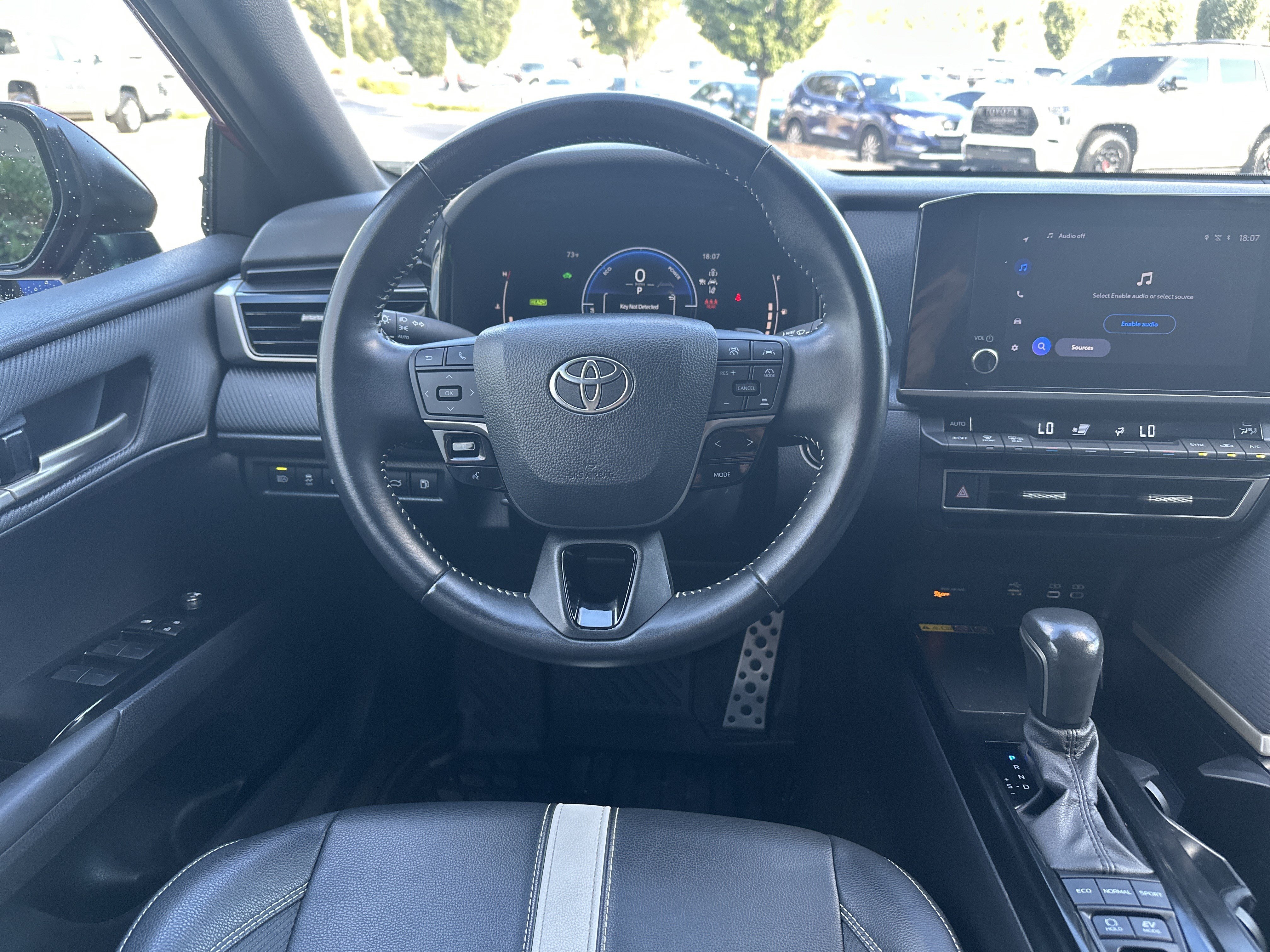 Used 2025 Toyota Camry SE FWD image 16
