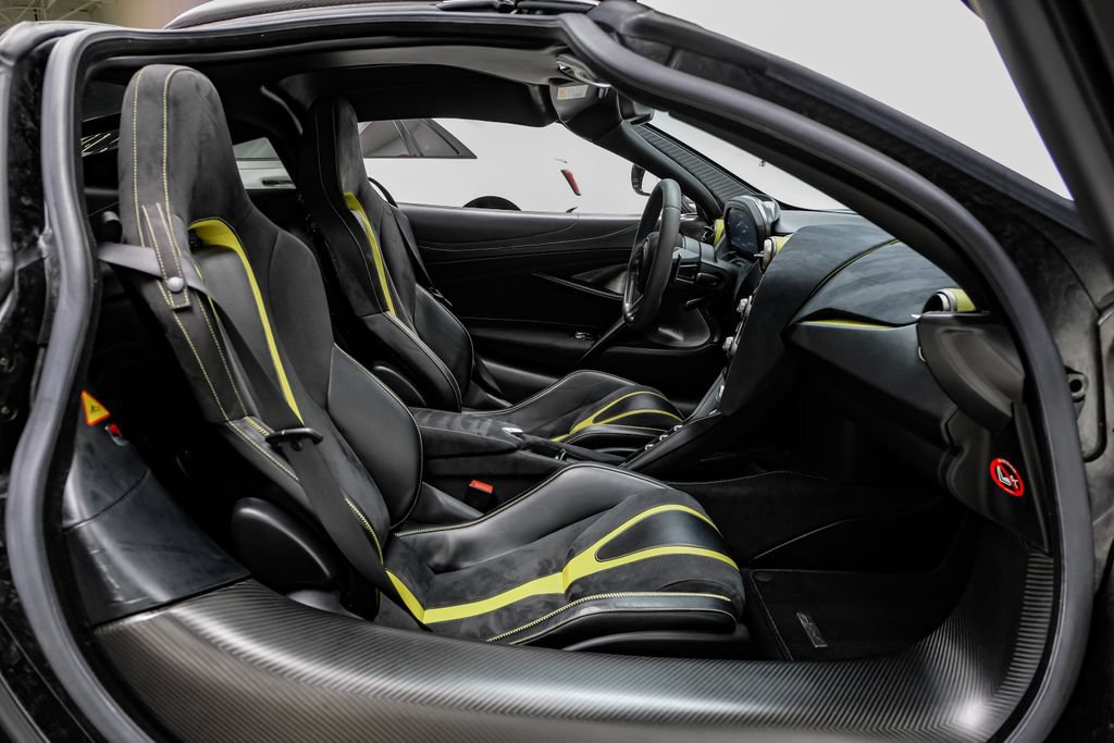 Used 2018 McLaren 720S Performance RWD image 31
